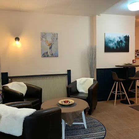 Logis Le Regis Hotel 2*